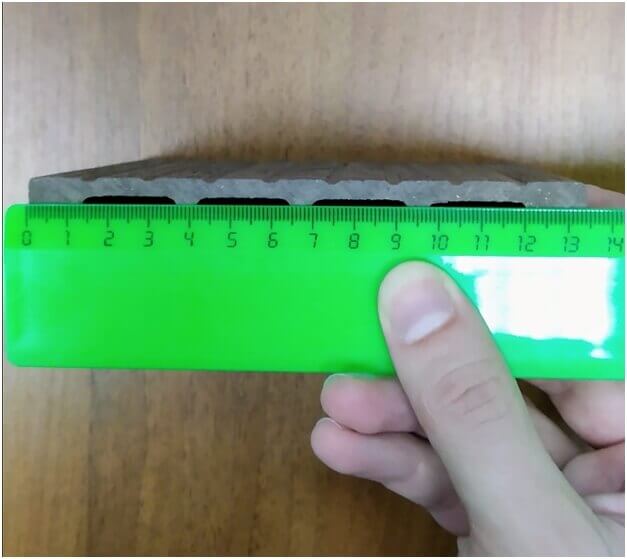 Замер ширины доски из ДПК после набухания